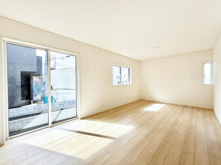 ���r���O�@���������S�n�̂����A���z�̃��r���O