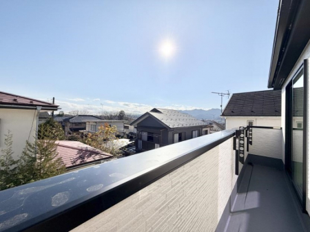 �o���R�j�[�@������ �G�߂̈ڂ낢����������J���I�ȋ�Ԃł�