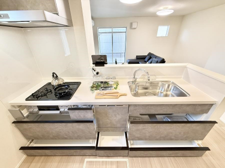 �L�b�`���@�������Ƒ����J��[�߂�A������̂���L�b�`��