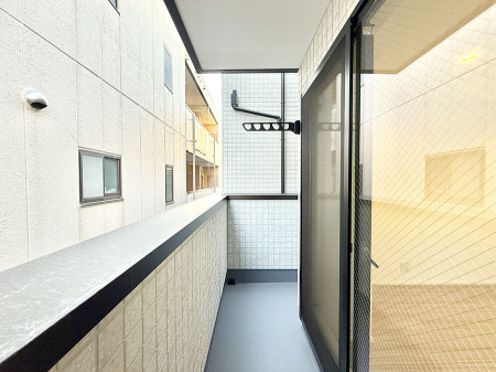 �o���R�j�[�@������ �G�߂̈ڂ낢����������J���I�ȋ�Ԃł�