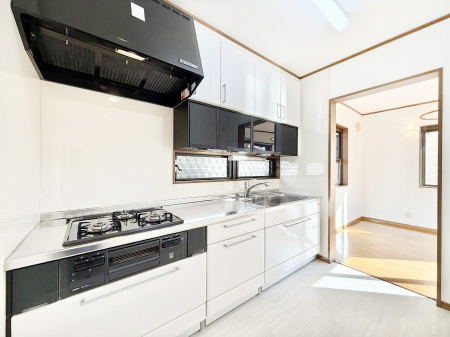 �L�b�`���@���������y���݂ƐH�ׂ�K����͂���L�b�`��