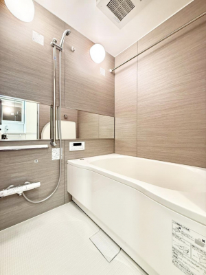 �����@����