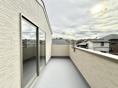 �o���R�j�[�@������ �G�߂̈ڂ낢����������J���I�ȋ�Ԃł�