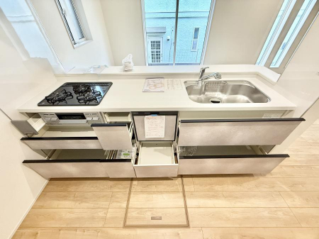 �L�b�`���@�������Ƒ����J��[�߂�A������̂���L�b�`��