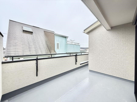 �o���R�j�[�@������ �G�߂̈ڂ낢����������J���I�ȋ�Ԃł�