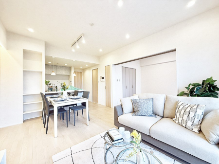 ���r���O�@���������났�ƏΊ炪�W�܂�A�S���܂郊�r���O