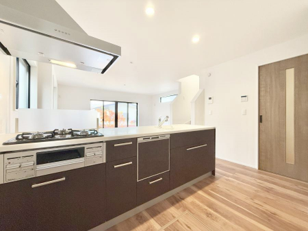 �L�b�`���@�������Ƒ����J��[�߂�A������̂���L�b�`��