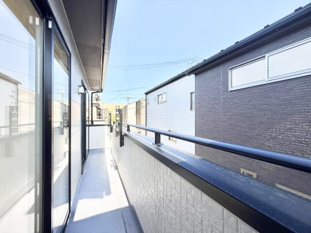 �o���R�j�[�@������ �G�߂̈ڂ낢����������J���I�ȋ�Ԃł�