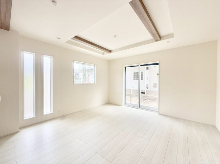 ���r���O�@���������S�n�̂����A���z�̃��r���O