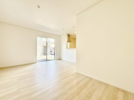 ���r���O�@���������S�n�̂����A���z�̃��r���O