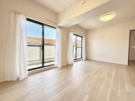 ���r���O�@�����������������Ɠ��ʂɂ���A�e���̋��