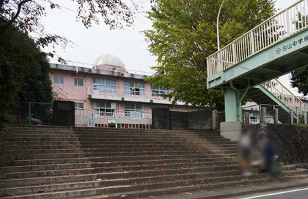 ���ӊ��@���w�Z 1300m ���c���s�����R���w�Z