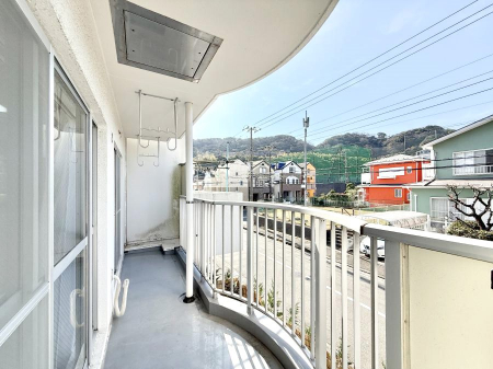 �o���R�j�[�@������ �G�߂̈ڂ낢����������J���I�ȋ�Ԃł�