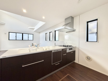 �L�b�`���@���������y���݂ƐH�ׂ�K����͂���L�b�`��