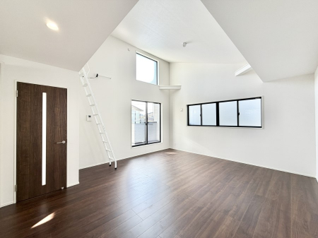 ���r���O�@���������R�Ɖ�b�����܂��A�S�n�悢�ЂƂƂ�