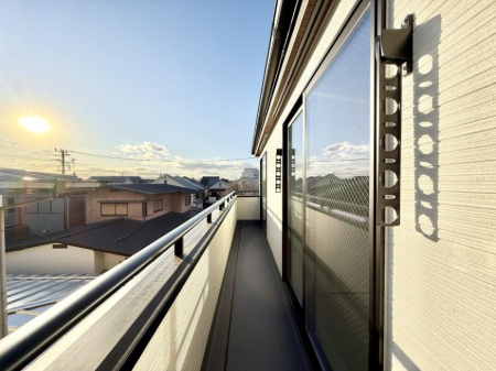 �o���R�j�[�@������ �G�߂̈ڂ낢����������J���I�ȋ�Ԃł�