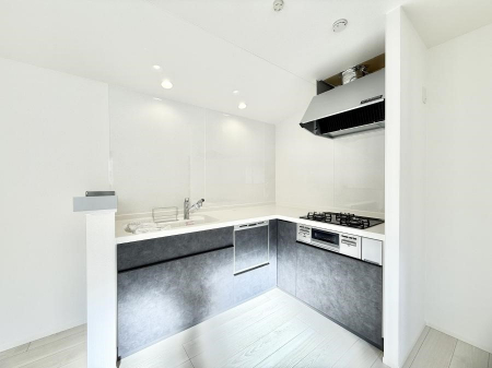 �L�b�`���@�������Ƒ����J��[�߂�A������̂���L�b�`��