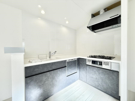 �L�b�`���@���������y���݂ƐH�ׂ�K����͂���L�b�`��