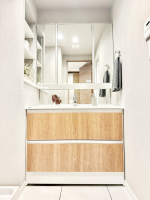 ʑEʏ@邢ʏ͖̎yłႢł