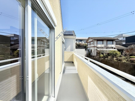 �o���R�j�[�@������ �G�߂̈ڂ낢����������J���I�ȋ�Ԃł�