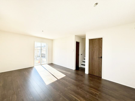 ���r���O�@���������S�n�̂����A���z�̃��r���O