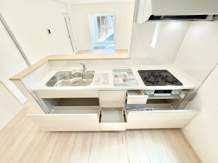 �L�b�`���@�������Ƒ����J��[�߂�A������̂���L�b�`��