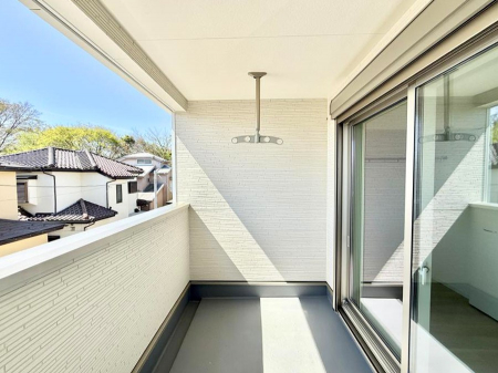 �o���R�j�[�@������ �G�߂̈ڂ낢����������J���I�ȋ�Ԃł�