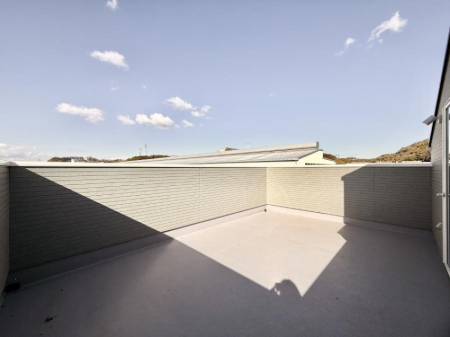 �o���R�j�[�@������ �G�߂̈ڂ낢����������J���I�ȋ�Ԃł�