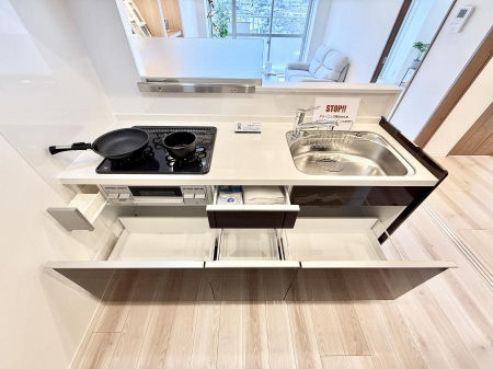 �L�b�`���@�������Ƒ����J��[�߂�A������̂���L�b�`��