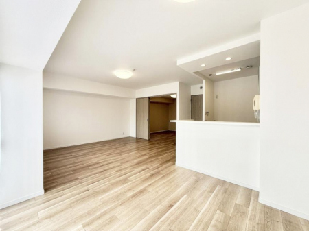 ���r���O�@���������R�Ɖ�b�����܂��A�S�n�悢�ЂƂƂ�