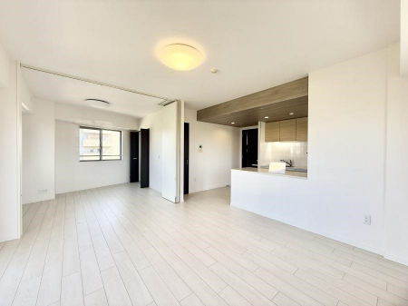 ���r���O�@���������났�ƏΊ炪�W�܂�A�S���܂郊�r���O