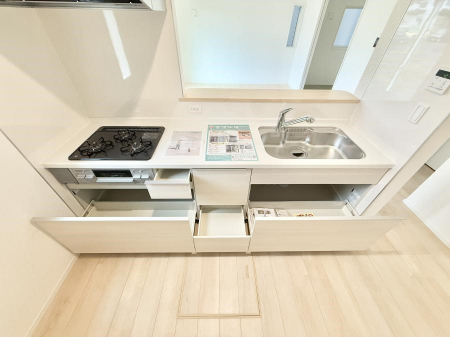 �L�b�`���@�������Ƒ����J��[�߂�A������̂���L�b�`��