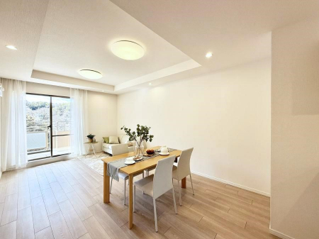 ���r���O�@���������R�Ɖ�b�����܂��A�S�n�悢�ЂƂƂ�