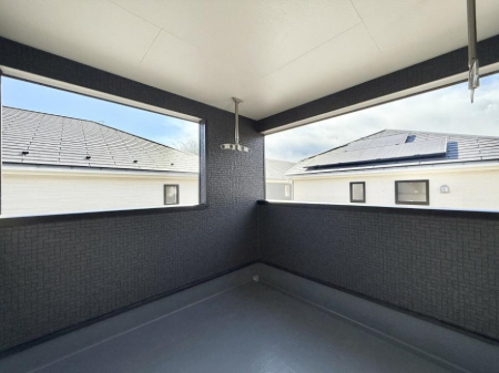 �o���R�j�[�@������ �G�߂̈ڂ낢����������J���I�ȋ�Ԃł�