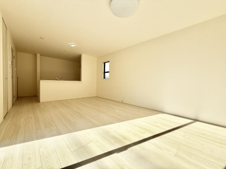 ���r���O�@���������S�n�̂����A���z�̃��r���O