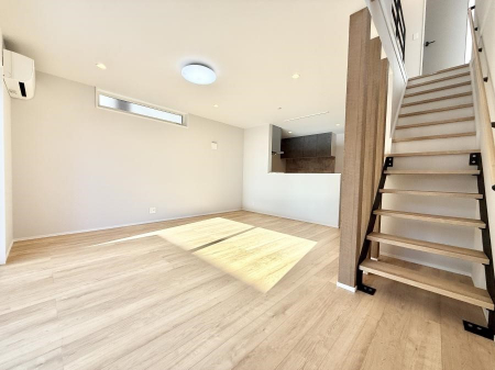 ���r���O�@���������R�Ɖ�b�����܂��A�S�n�悢�ЂƂƂ�