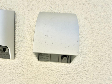 ���̑����ρ@�ݔ������O�ɓd���R���Z���g������΁A�������@�ő���O�ǂ�|������ȂǕ֗��ł��B