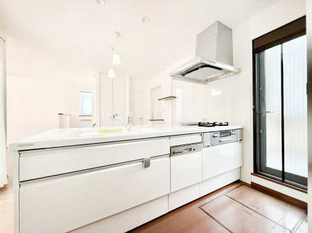 �L�b�`���@���������y���݂ƐH�ׂ�K����͂���L�b�`��