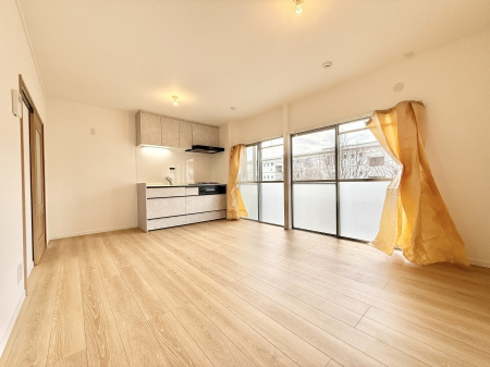 ���r���O�@���������났�ƏΊ炪�W�܂�A�S���܂郊�r���O