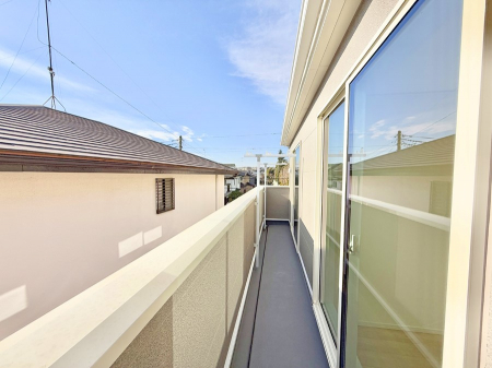 �o���R�j�[�@������ �G�߂̈ڂ낢����������J���I�ȋ�Ԃł�