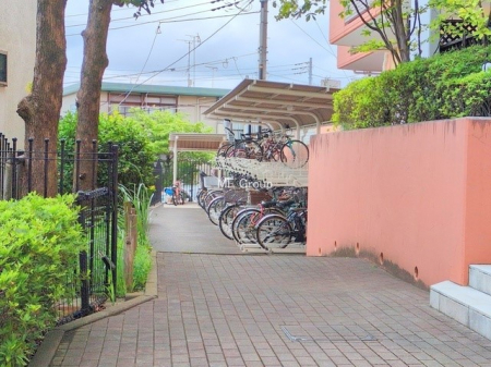 ̑@OρƐꂽ֏ŁA]Ԃ̕ۊǂSł