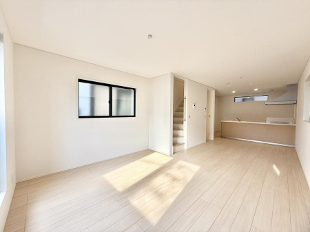 ���r���O�@���������났�ƏΊ炪�W�܂�A�S���܂郊�r���O