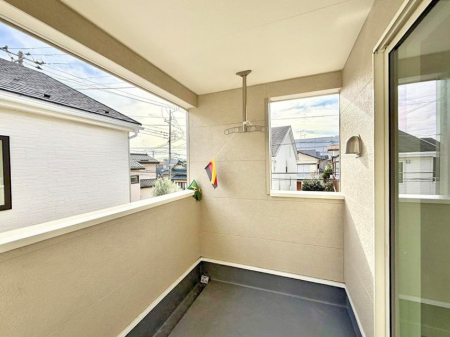 �o���R�j�[�@������ �G�߂̈ڂ낢����������J���I�ȋ�Ԃł�