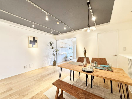 ���r���O�@���������S�n�̂����A���z�̃��r���O