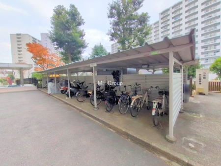 ���̑��@�O�ρ�������Ɛ������ꂽ���֏�ŁA���]�Ԃ̕ۊǂ����S�ł�