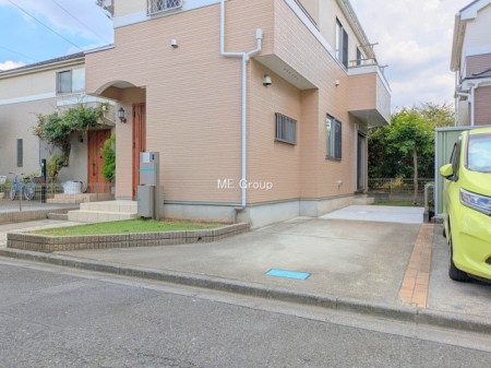 �@�O�ρ�����ɂ��钓�ԃX�y�[�X�Ȃ̂ň��S�ł���