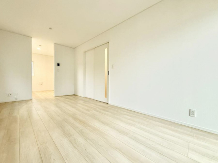 ���r���O�@���������S�n�̂����A���z�̃��r���O