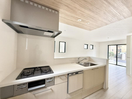 �L�b�`���@�������Ƒ����J��[�߂�A������̂���L�b�`��