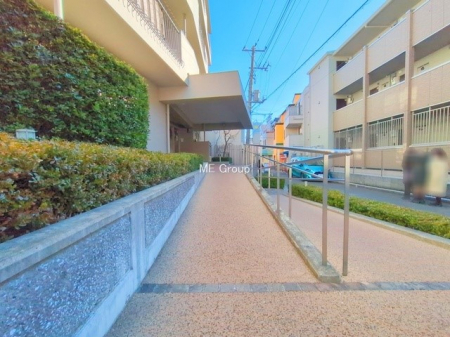 �G���g�����X�@�O�ρ��o���A�t���[�̊ɂ₩�ȃX���[�v�ł�