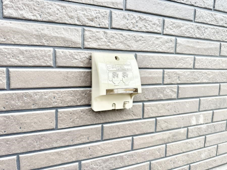 ���̑����ρ@�ݔ������O�ɓd���R���Z���g������΁A�������@�ő���O�ǂ�|������ȂǕ֗��ł��B